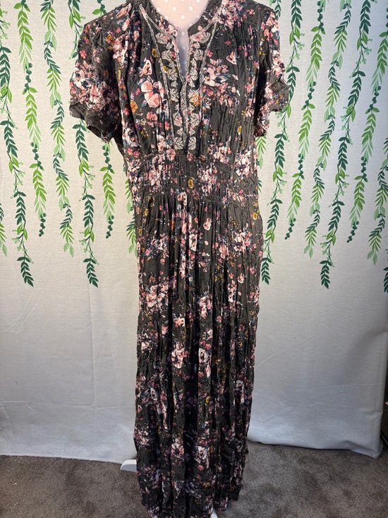 Knox Rose Dresses & Skirts - Smocked Floral V-Neck Maxi Dress in Charcoal Gray and Pink C2